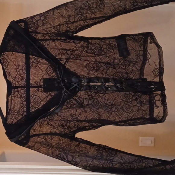 KILLSTAR XXL BLACK LACE MISS GUIDANCE TOP LONG-SLEEVED LACE UP FRONT BIG HOOD - Picture 12 of 12